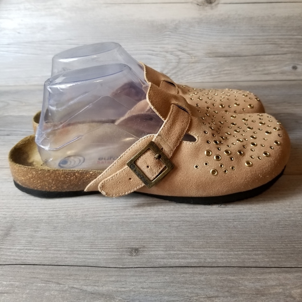 EuroWellness Balance Suede Leather Grommet Detail Cork Clogs